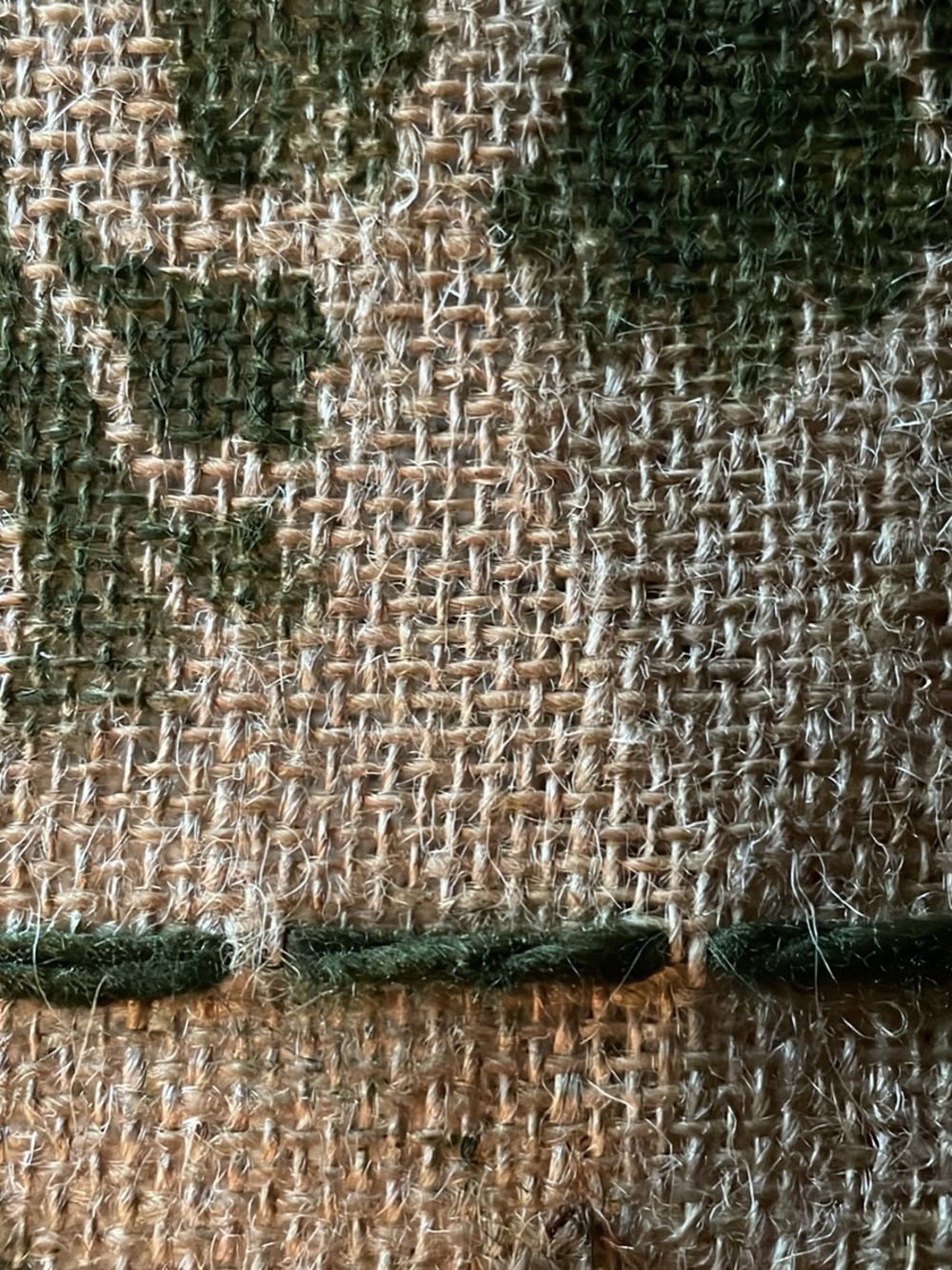 Green Leaf Pattern Burlap Table Runner - Picture 15 of 15